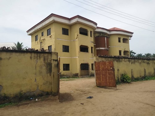 6 flats of 3 bedrooms with 2 toilets on a plot of land measuring 875Sqm behind Treasure Base filling station opposite Nkwo Orji for sale